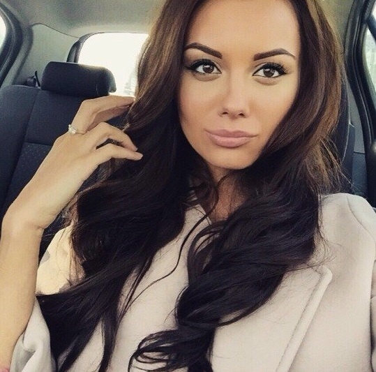 Индивидуальный подход, нежные прикосновения и опыт - вот что я гарантирую. Живу в Москве, и мои услуги доступны великолепным мужчинам, которые ценят качественный отдых. Мой опыт и энтузиазм позволяют мне создавать незабываемые впечатления и удовлетворять самые смелые фантазии. Я умею слушать и понимать, что ты хочешь, и поэтому каждая встреча со мной - это настоящий праздник страсти. Смотрите мои фото и оцените мою красоту, а положительные отзывы подтвердят мои незабываемые навыки. 🌟🔥😈 Я готова удивить и ослепить тебя своими возможностями. Жду твоего звонка! 18960, 25 лет